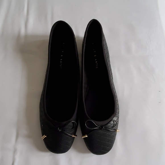 Shoes - Picture 5 of 8